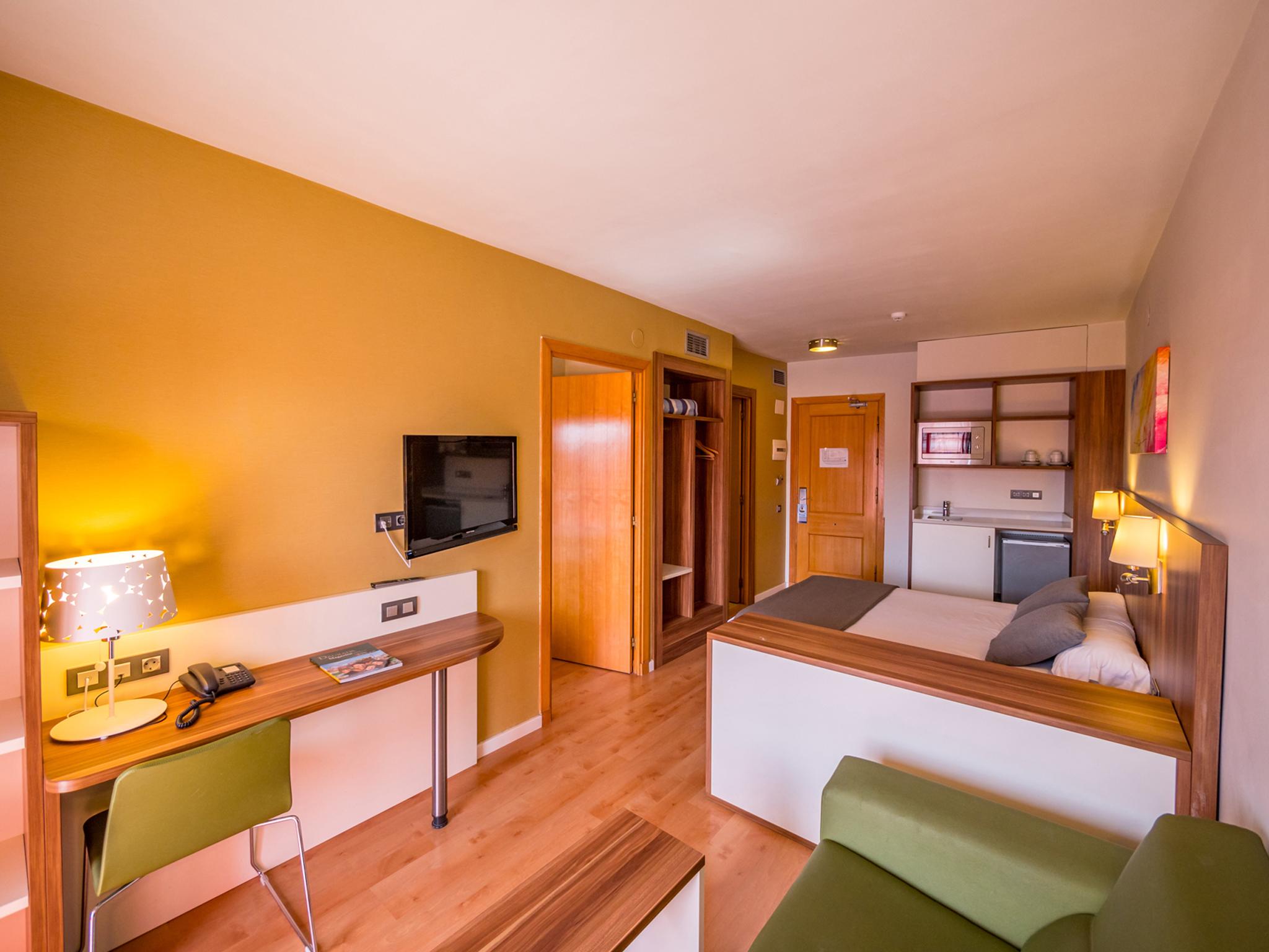 Golden Avenida Family Suites 4* Salou Exterior foto