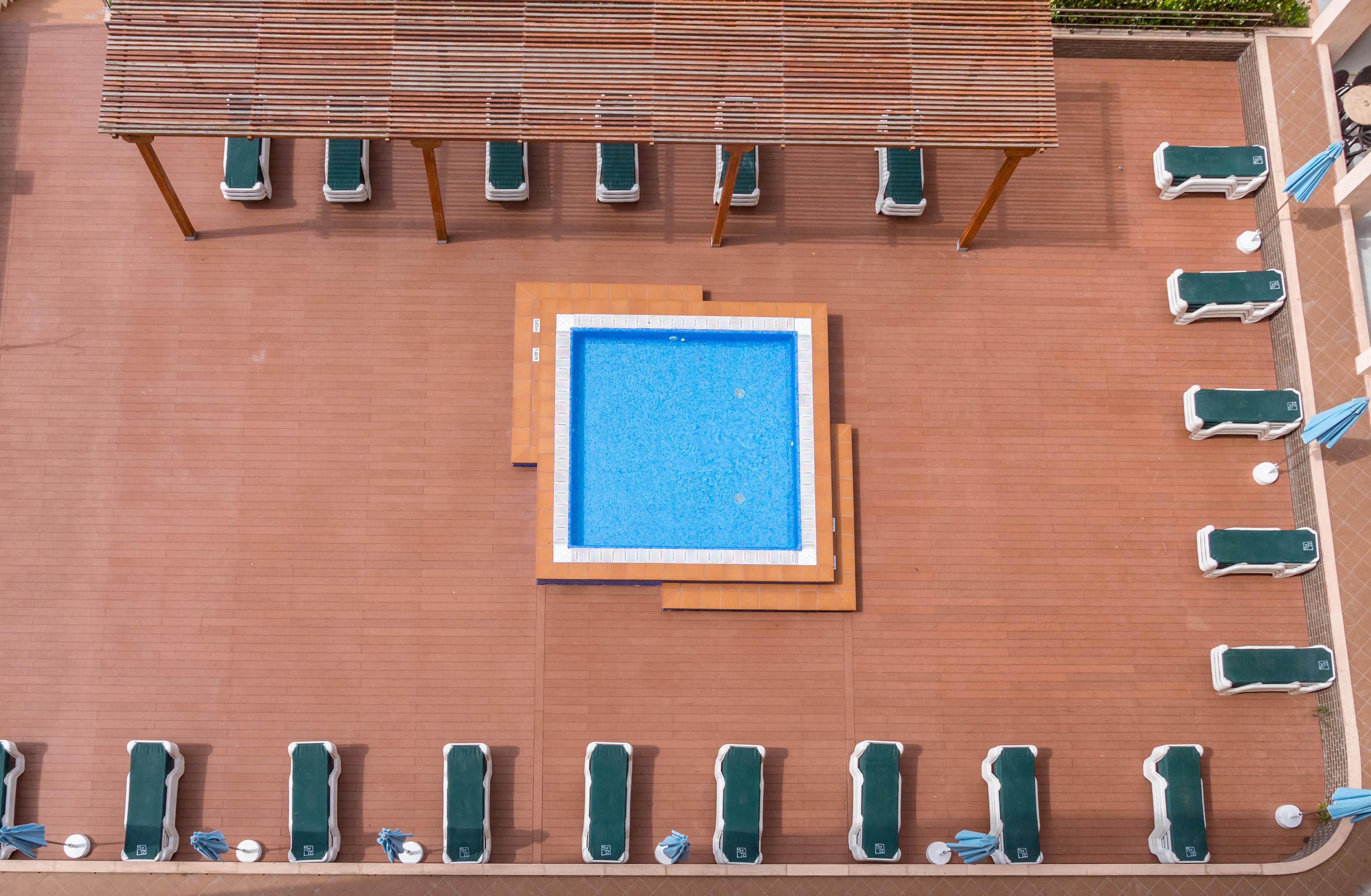 Golden Avenida Family Suites 4* Salou Exterior foto