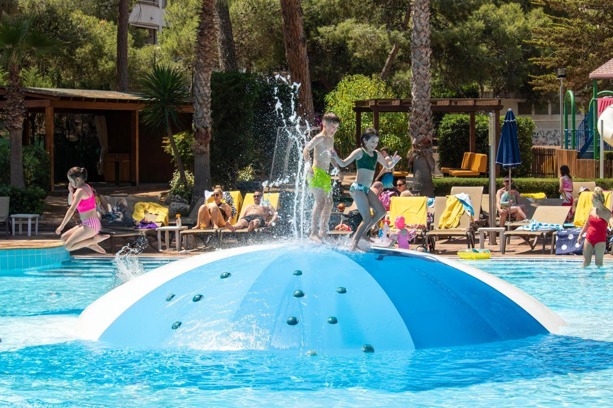 Golden Avenida Family Suites 4* Salou Exterior foto