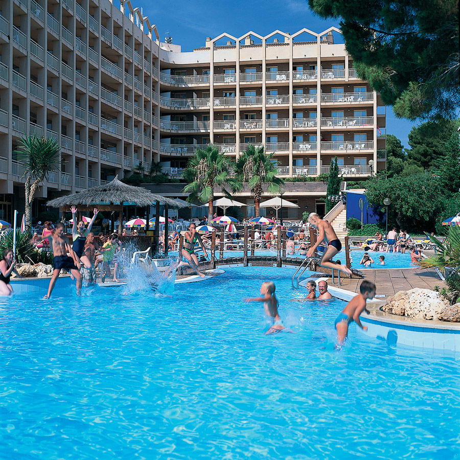 Golden Avenida Family Suites 4* Salou Exterior foto