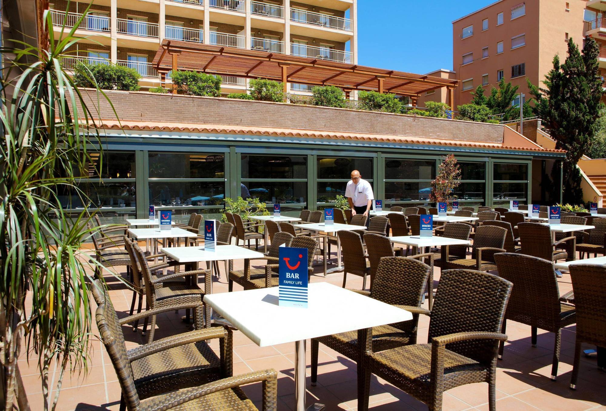 Golden Avenida Family Suites 4* Salou Exterior foto
